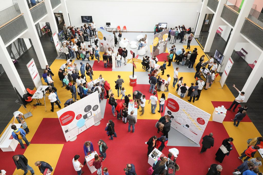 Exposition dans le Hall SG